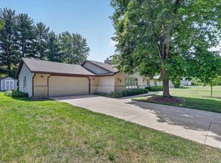2113 Yorkshire Dr, Beloit, WI 53511