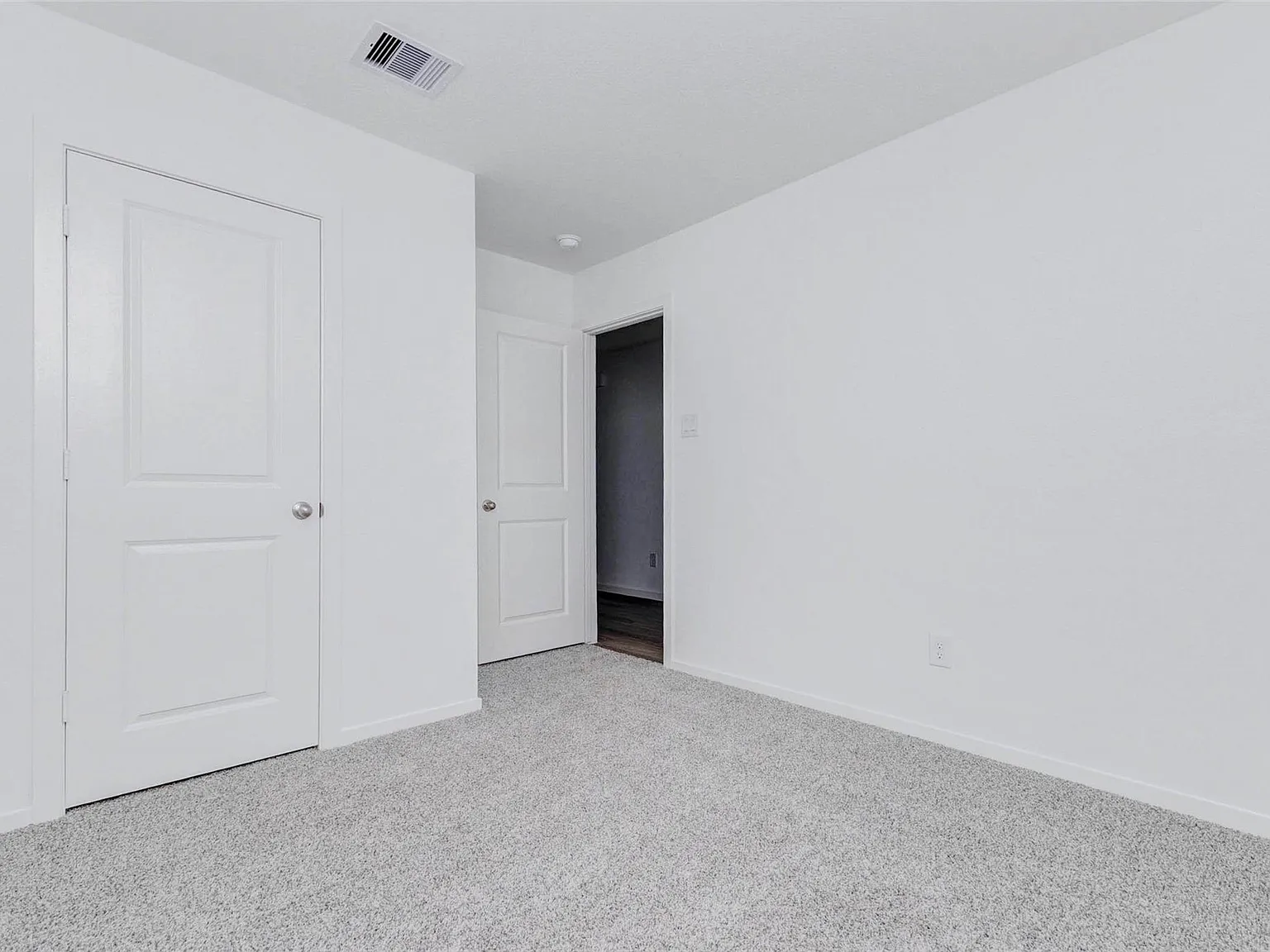 5 bed, 3.0 bath, 2154 sqft, $3,000 — Photo 3