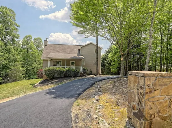 6744 Wood Lake Cir, Young Harris, GA 30582