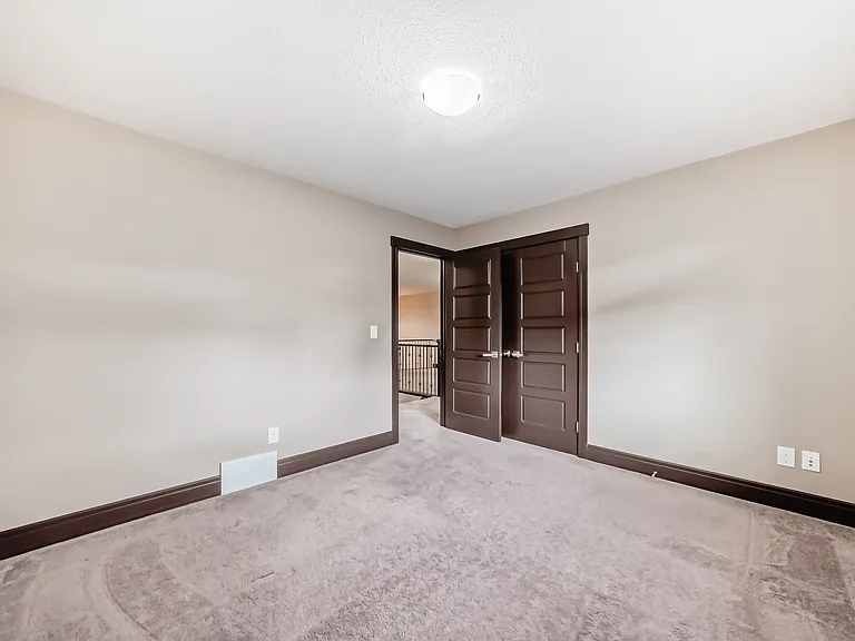 3015 Winspear Cmn SW — Photo 63