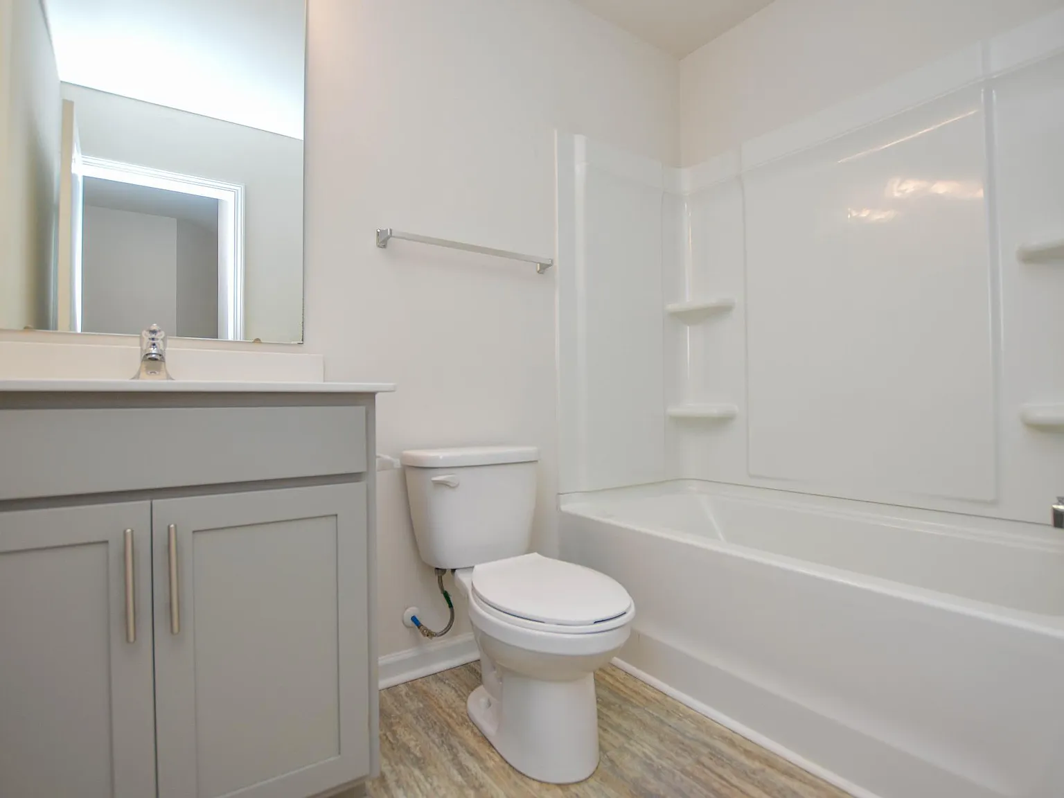 3 bed, 2.5 bath, 1429 sqft, $1,890 — Photo 2
