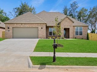 3665 E Greystone Dr, Fayetteville, AR 72764