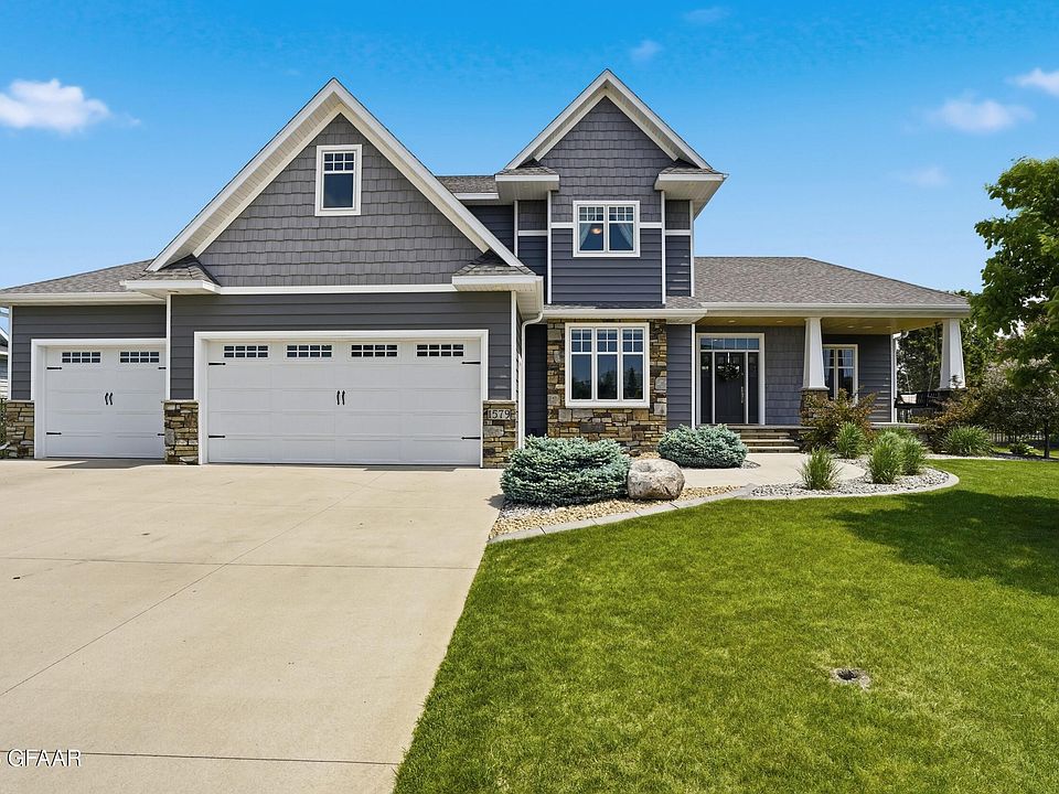 1st image of 1579 Kings View Dr