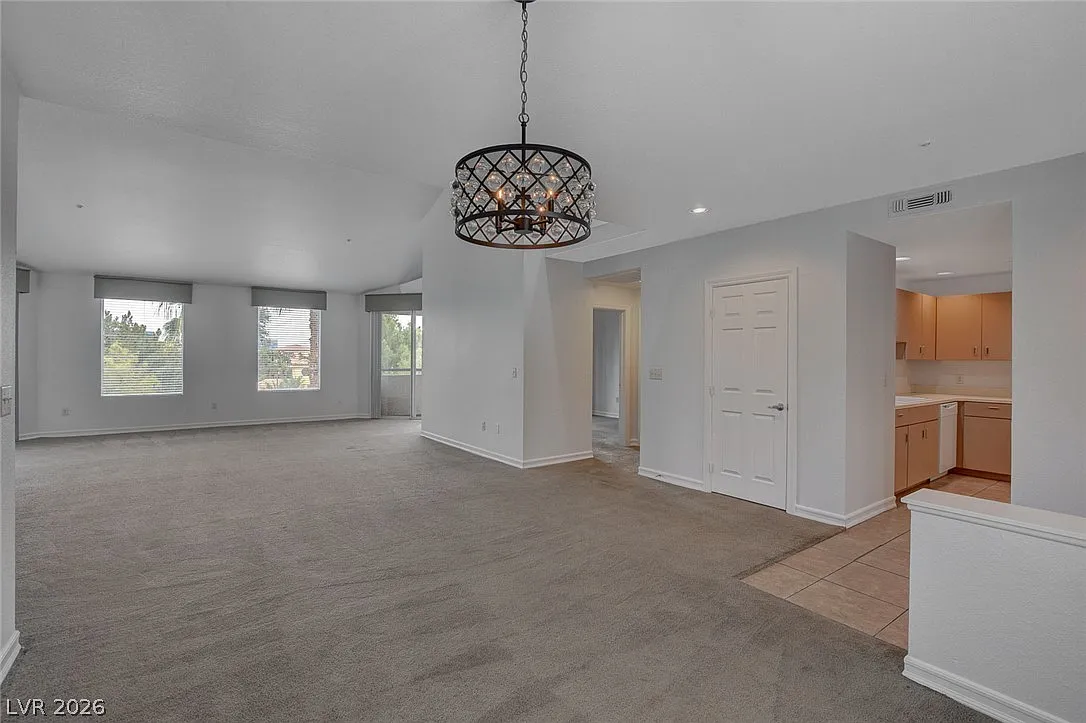 2 bed, 2.0 bath, 1948 sqft, $2,600 — Photo 4