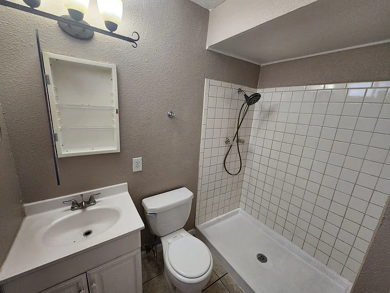 1705 Breckenwood Ct #1 — Photo 15