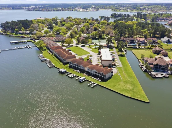 2 Regency Point, Montgomery, TX 77356