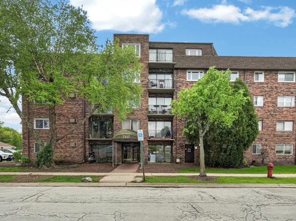 7117 W 93rd St APT 405, Oak Lawn, IL 60453