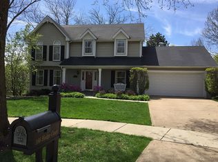 166 Hedge Ct, Glen Ellyn, IL 60137