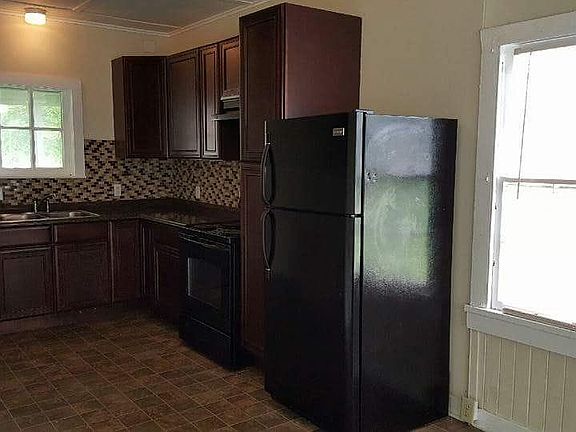 5th image of 2509 Avenue E