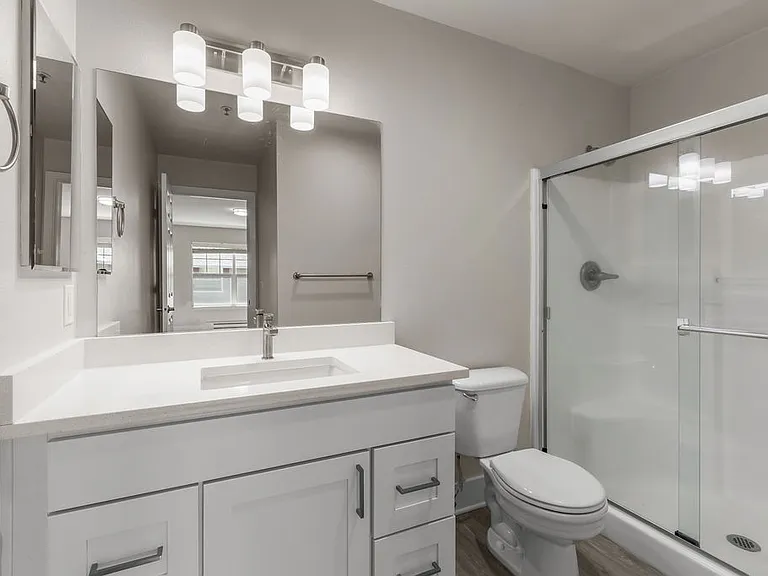 Bradley Park Apartments — Photo 67
