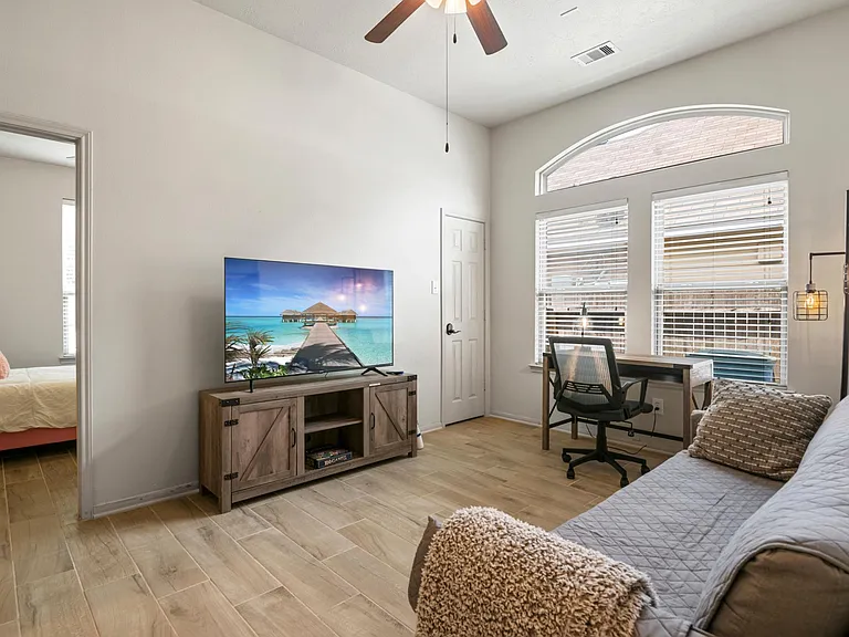 21930 Cascade Hollow Ln — Photo 10