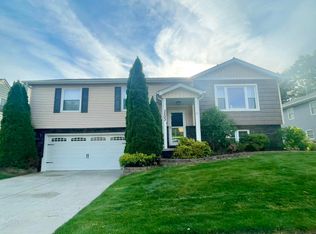 3203 Parker Dr, Valparaiso, IN 46383