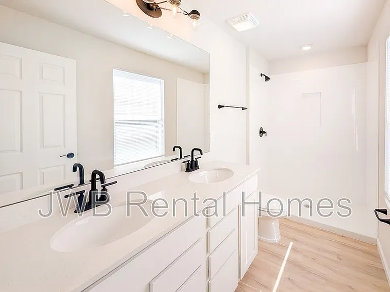 4296 Gilbert St — Photo 10