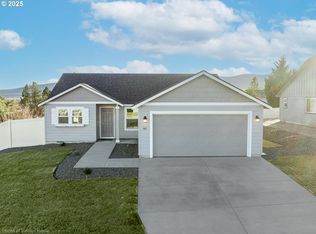 873 Olson Pl, Cottage Grove, OR 97424