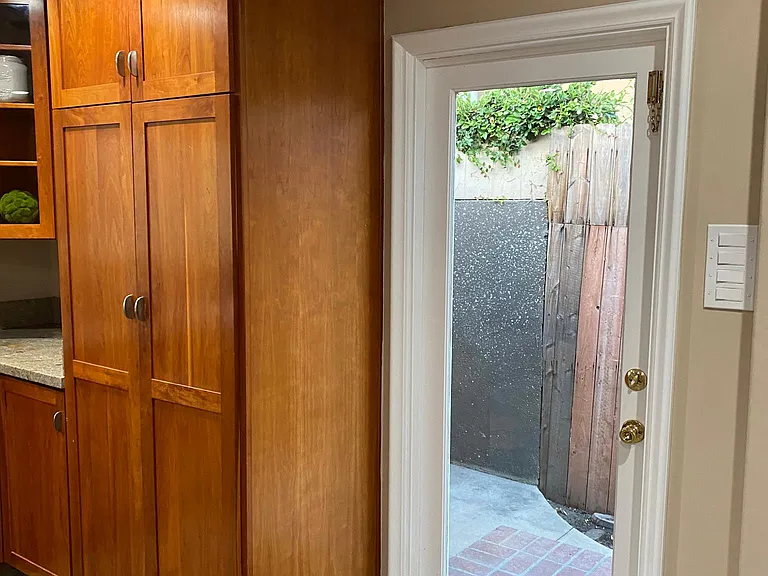 1224 E Commonwealth Ave — Photo 29