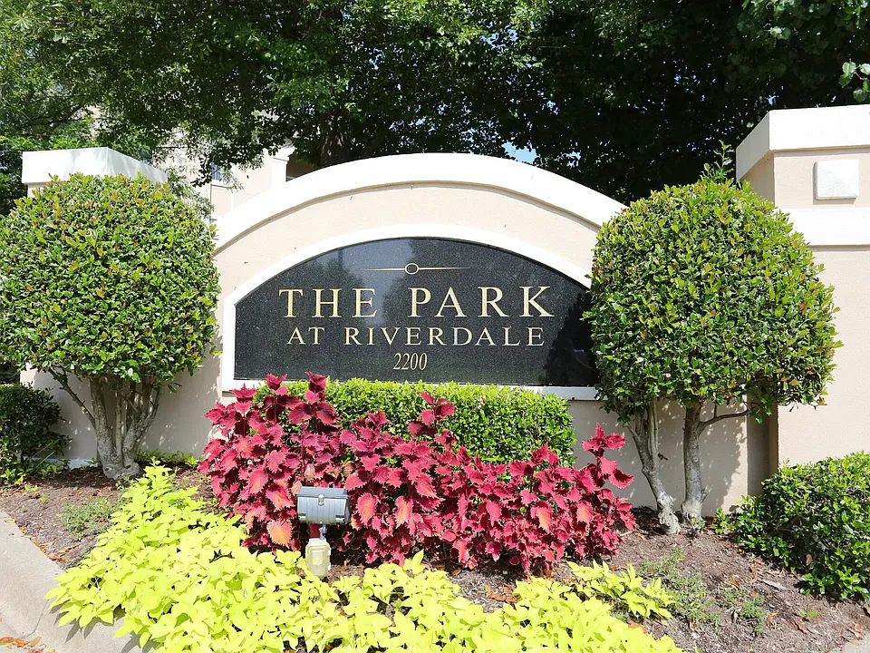 Park at Riverdale