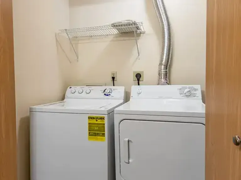 Arrowhead Apartments — Photo 8