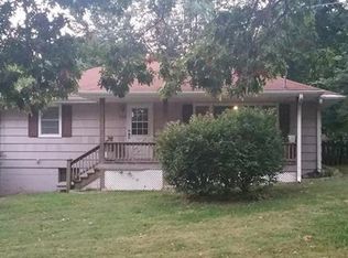 908 Mansfield Rd, Saint Joseph, MO 64504