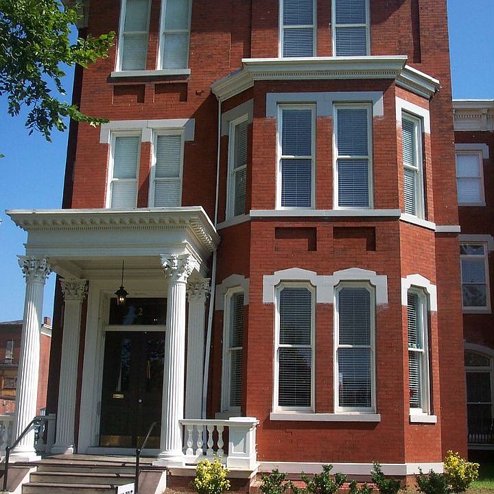 1st image of 2 E Franklin St #8