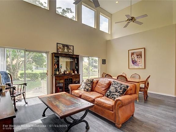 4th image of 11245 Lakeview Dr