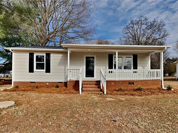 301 Oak St, Gibsonville, NC 27249