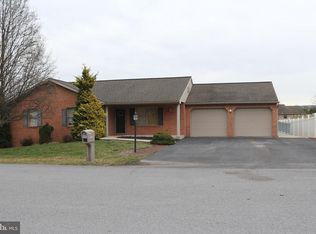 235 Montclair Ct, Hagerstown, MD 21742