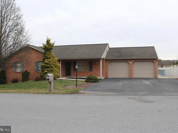 235 Montclair Ct, Hagerstown, MD 21742