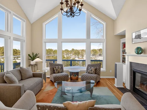 12 Prower Lndg, Plymouth, MA 02360