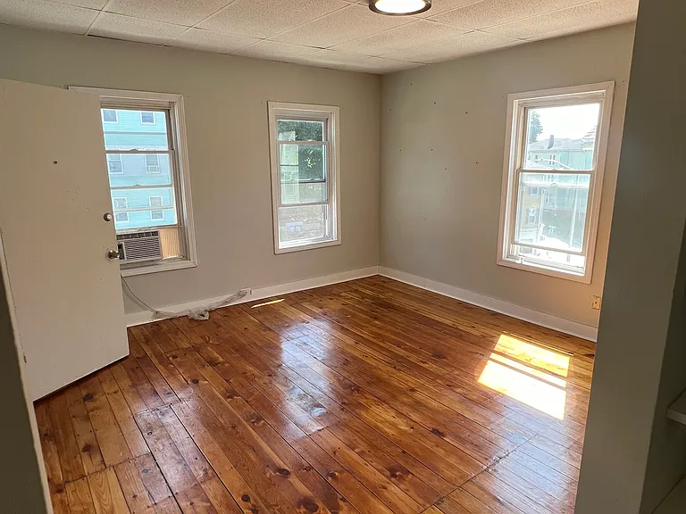 218 Vernon St #1 — Photo 3
