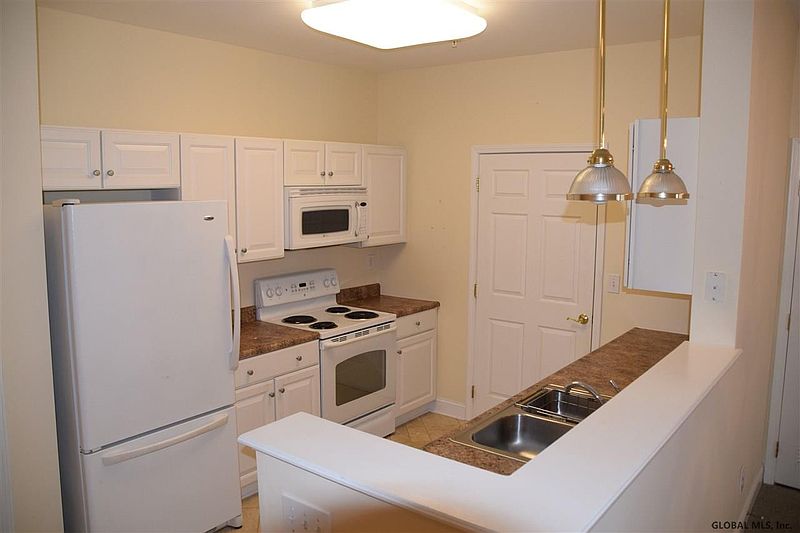 2nd image of 203 N RIDGE
