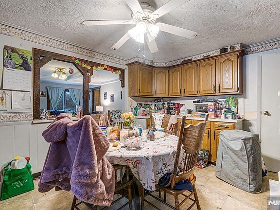 5th image of 15 Hanover Rd W