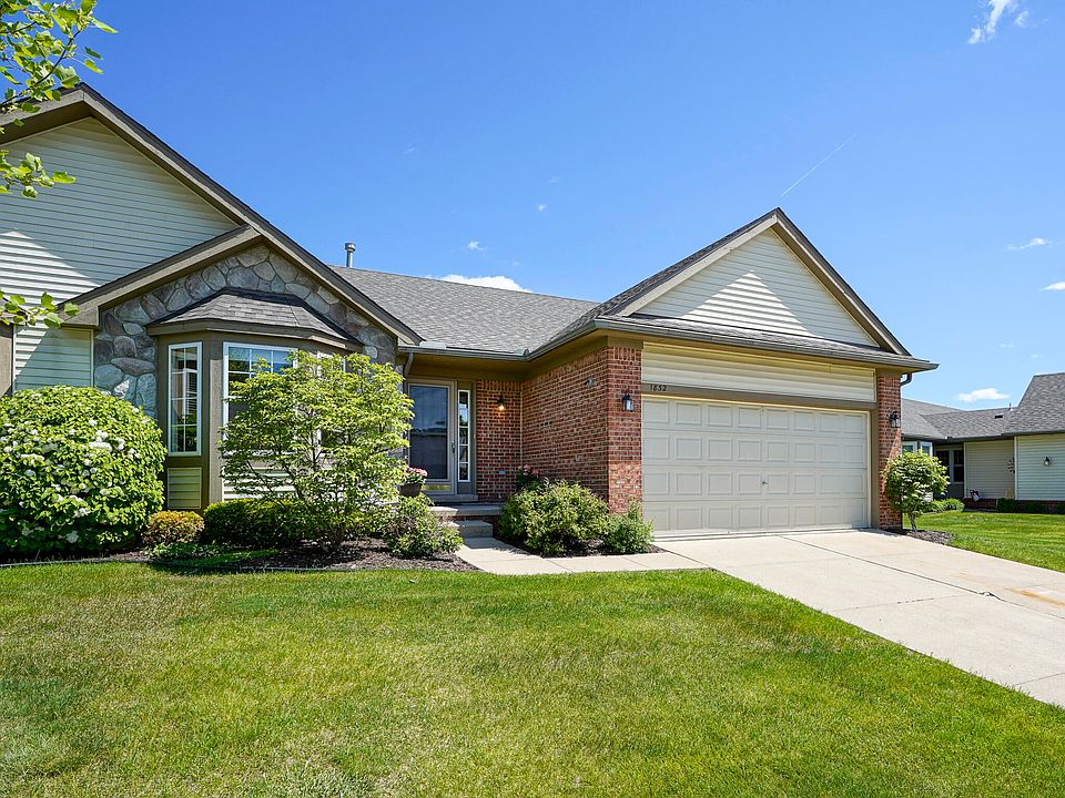 1st image of 1832 Wexford Dr