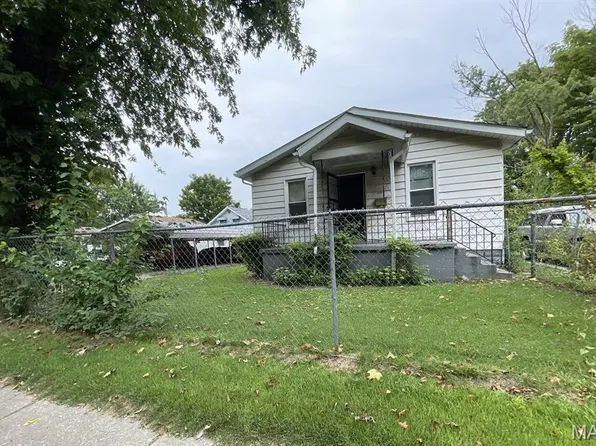 823 N 80th St, East Saint Louis, IL 62203