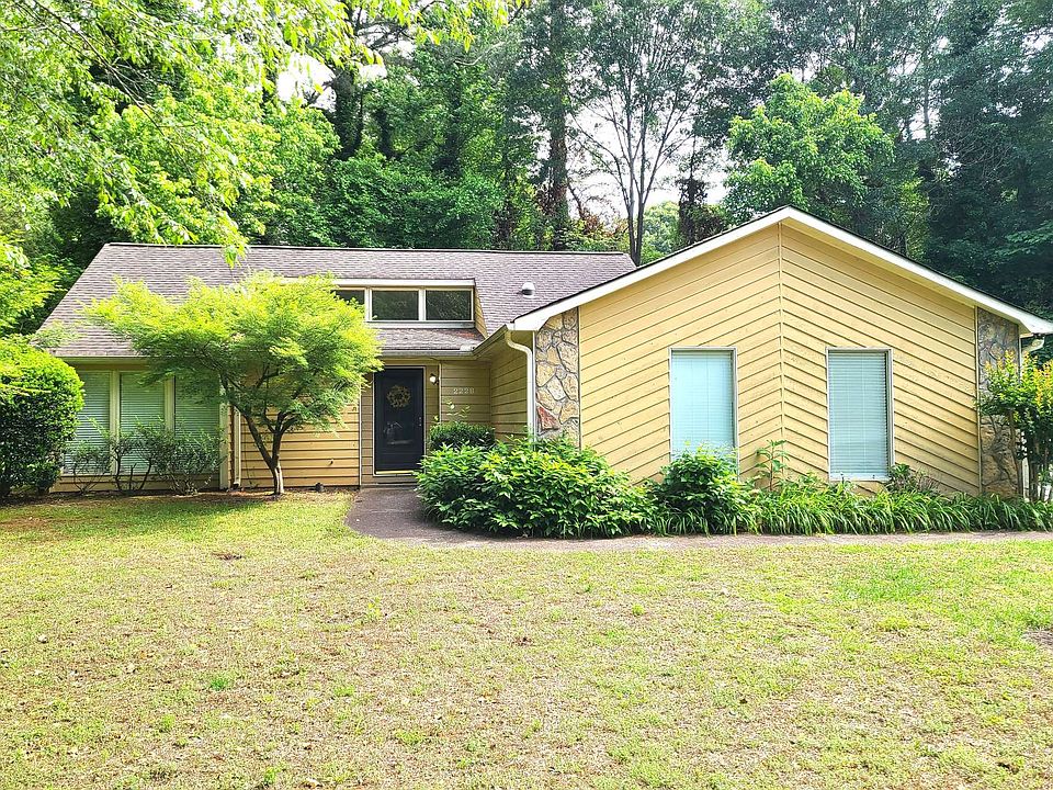 1st image of 2228 N Woods Ct