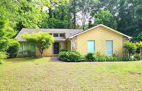 2228 N Woods Ct Photo 1
