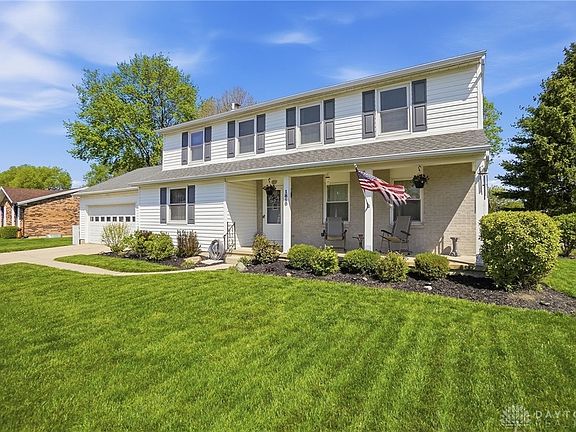 3rd image of 1810 Carlyle Dr