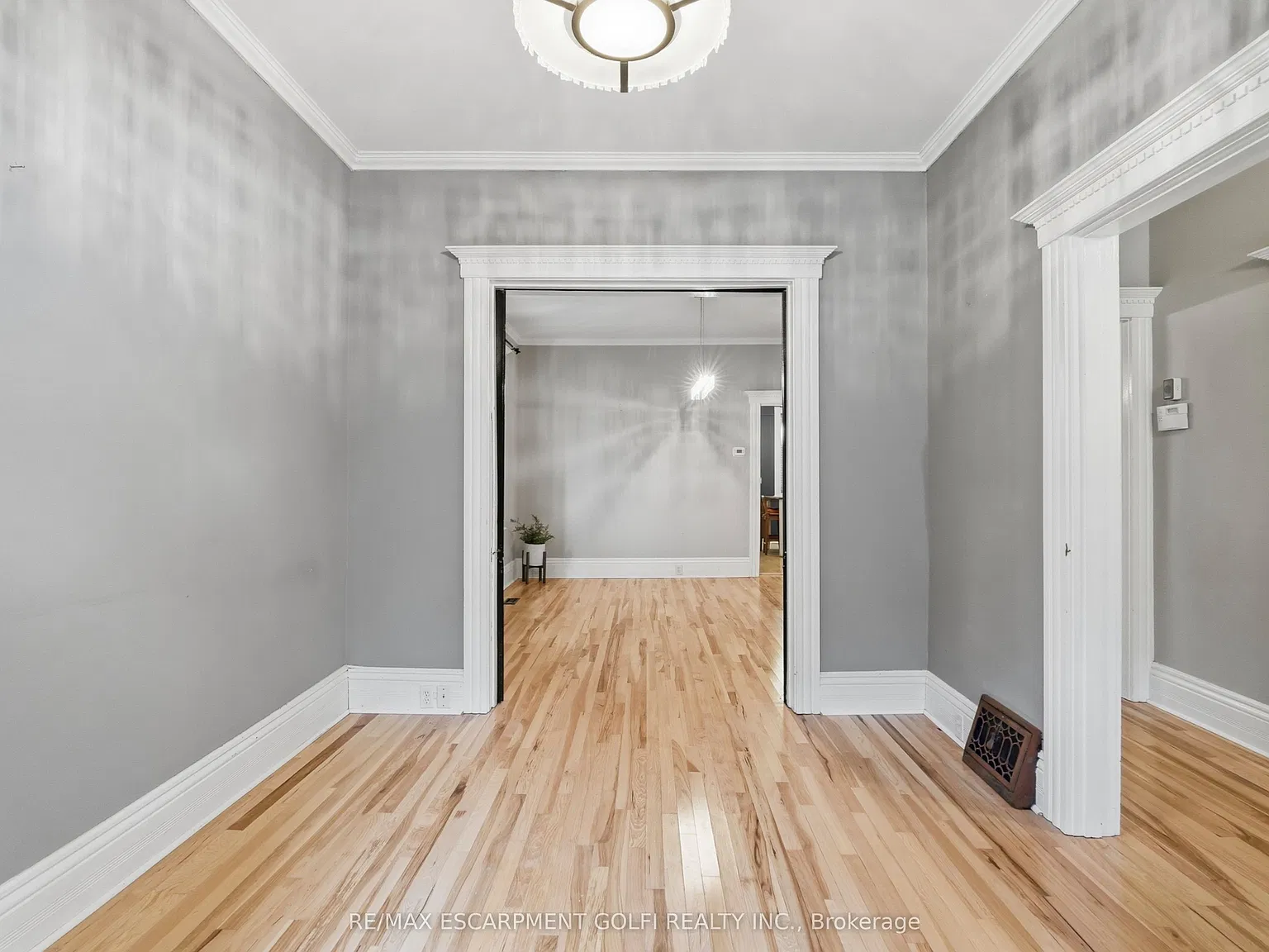 3 bed, $3,900 — Photo 3