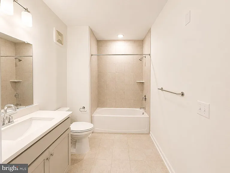 421 Washington St #1103 — Photo 17