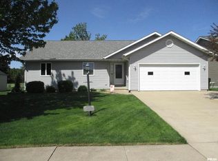 100 Prairie View Ct, Clinton, IA 52732