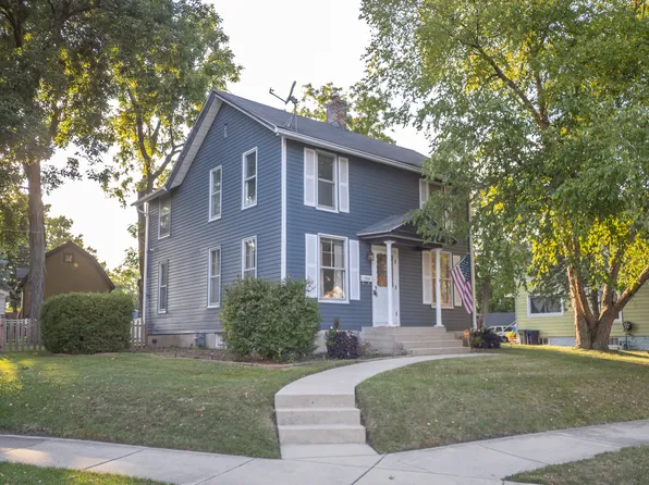 754 South St, Elgin, IL 60123