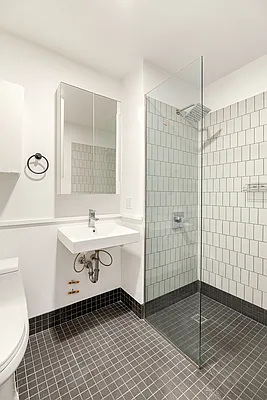 Bathroom, photo 2