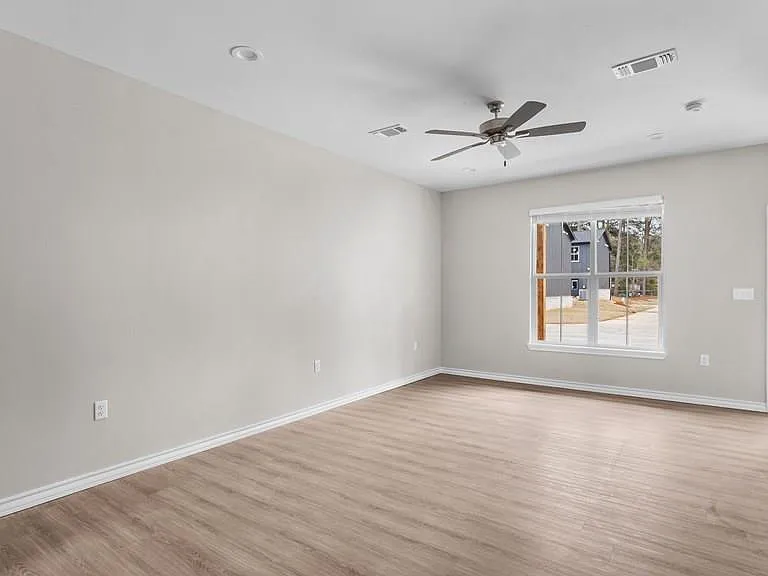 5201 Lionel Ave — Photo 5