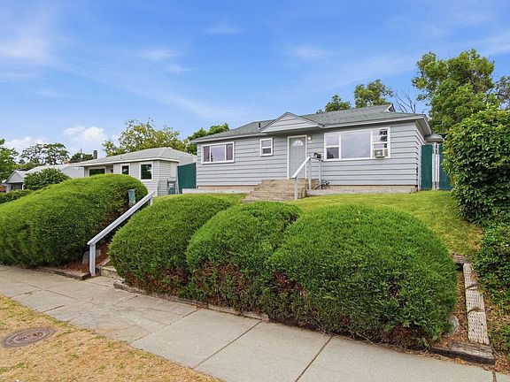 3rd image of 1815 E Dalton Ave