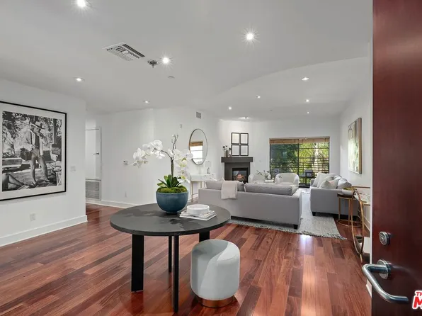 8788 Shoreham Dr APT 33, West Hollywood, CA 90069
