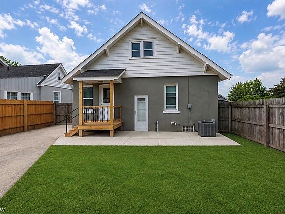 3rd image of 3720 Biddulph Ave