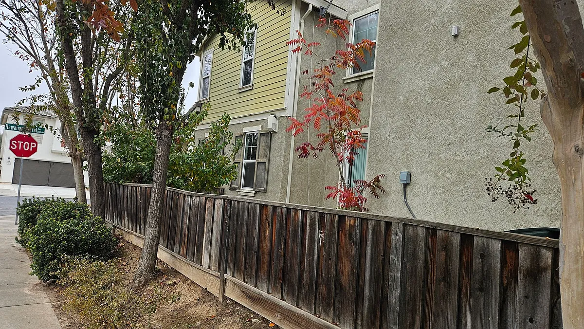 Building Photo - 2612-2612 1/2 Hawaiian Petrel Ave