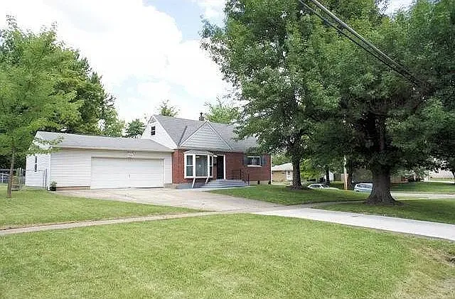 712 Fresno Rd — Photo 1