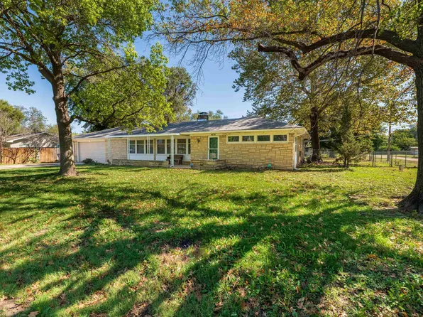 4656 S Laura Ave, Wichita, KS 67216