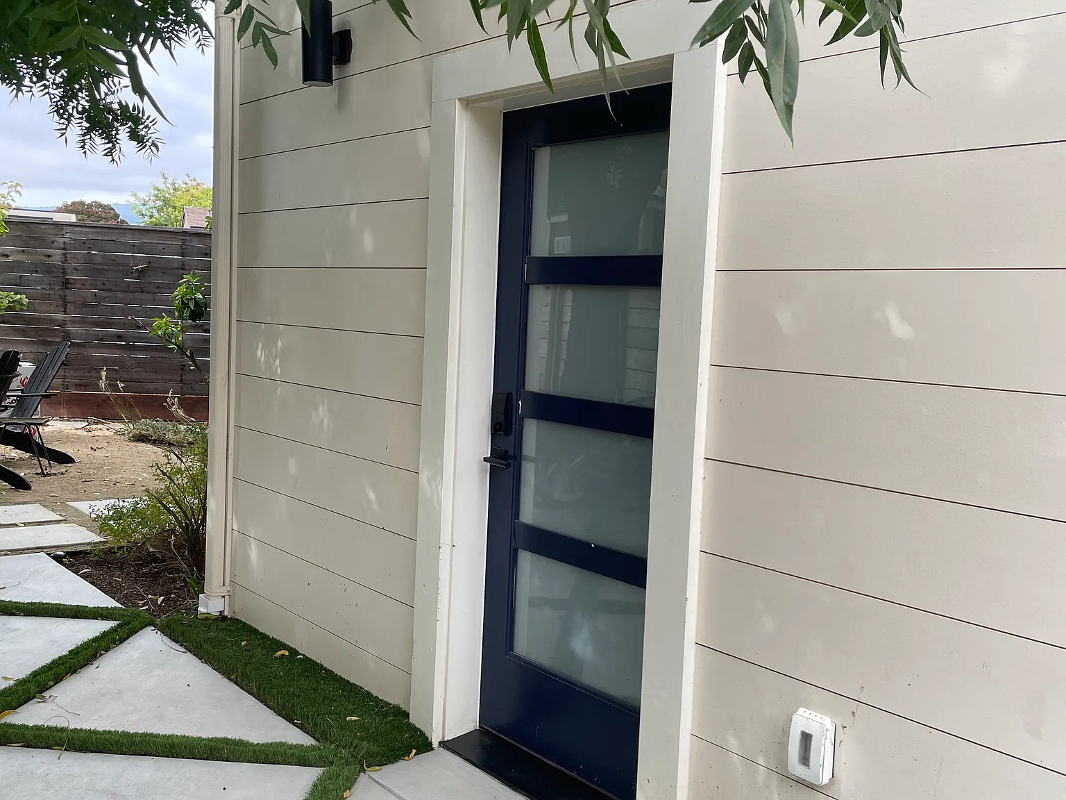 Studio, 800 sqft, $4,900 — Photo 3