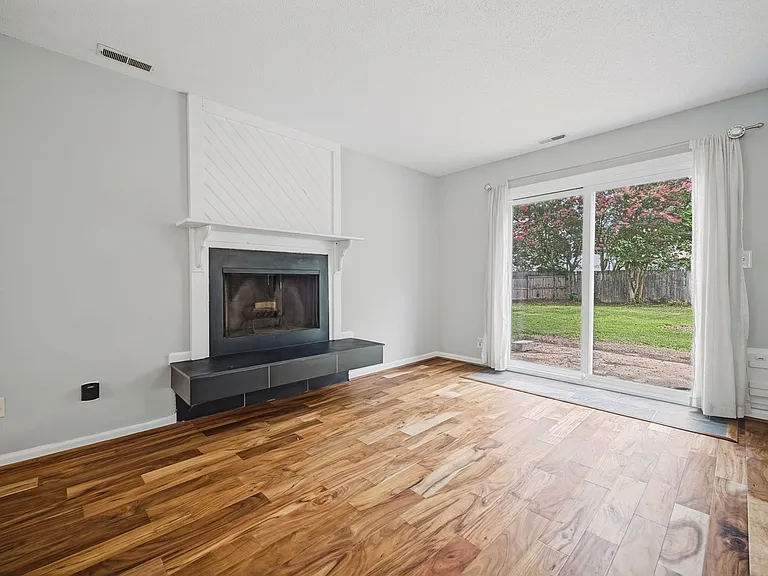 5408 Lord Dunmore Ct — Photo 3
